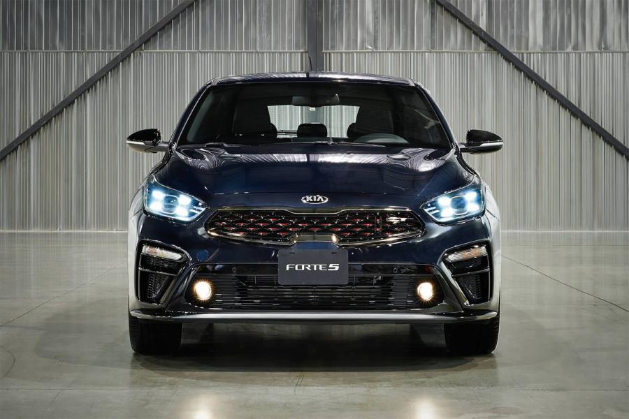  Kia Forte5 GT (BD) 2019 года  (CA) (фото 1 из 7)